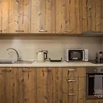 M&e *